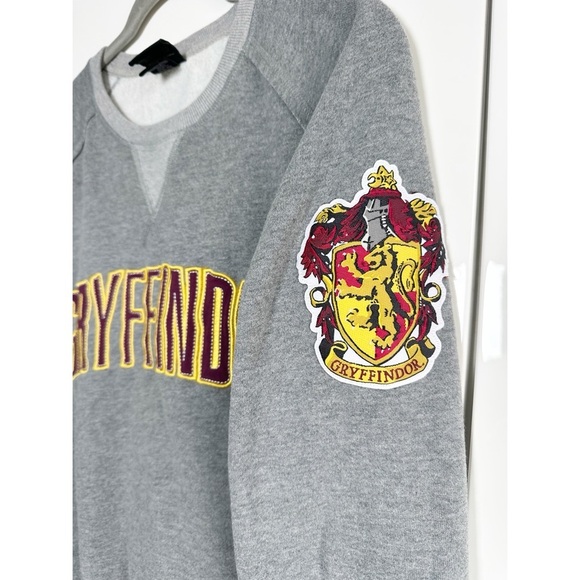 Harry Potter Gryffindor Sweatshirt Universal Studios Collegiate Letter Size XS - Picture 2 of 6